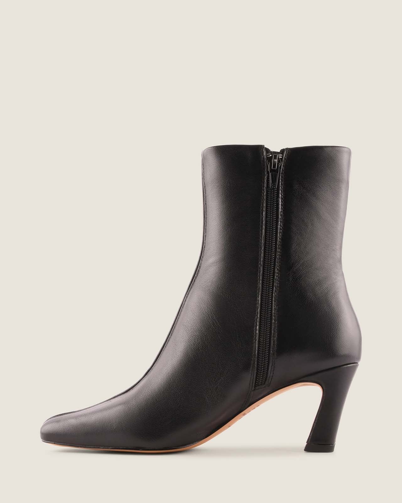Atlas heel ankle boot black leather