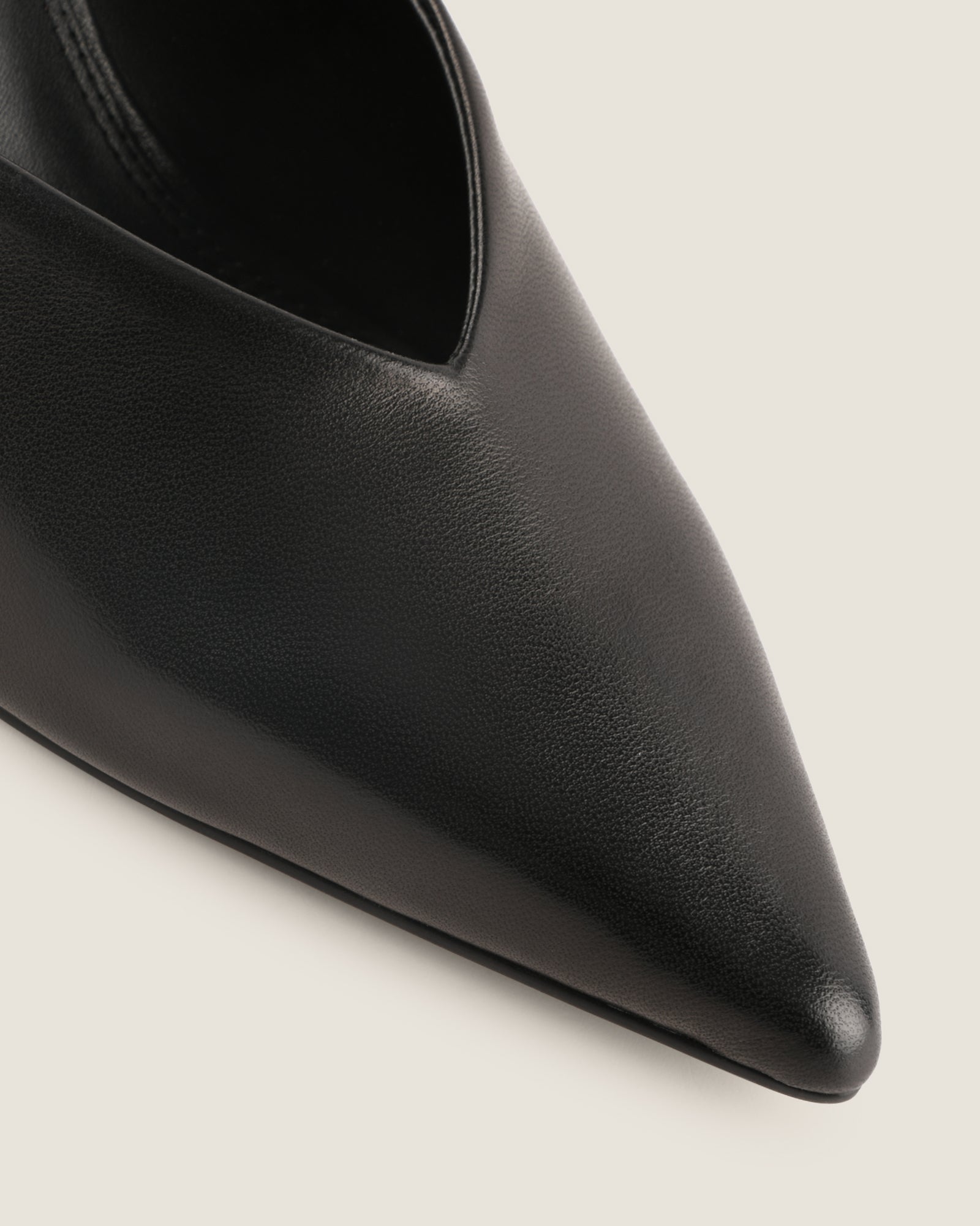 BLAKE LOW HEELS BLACK LEATHER